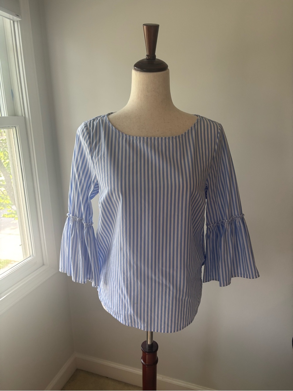Vineyard Vines Blue and White Vertical-Stripe Bell-Sleeve Top